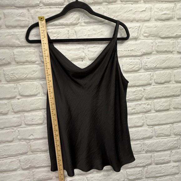Torrid Woman Sz 00 M/L Ruffle Front Black Tank Slip Top Adjustable Straps Silky - Picture 7 of 11